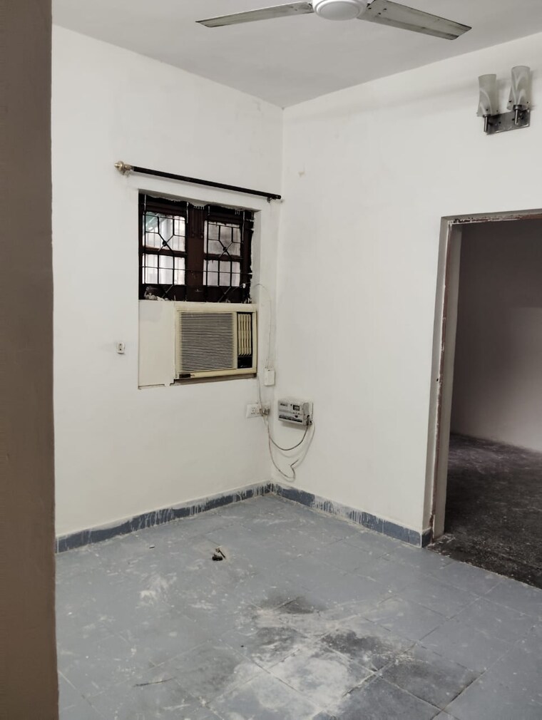 Room, rwa-flats-pocket-40 2 Bedroom 800 Sq.Ft. Apartment In Kalkaji Delhi 9374980