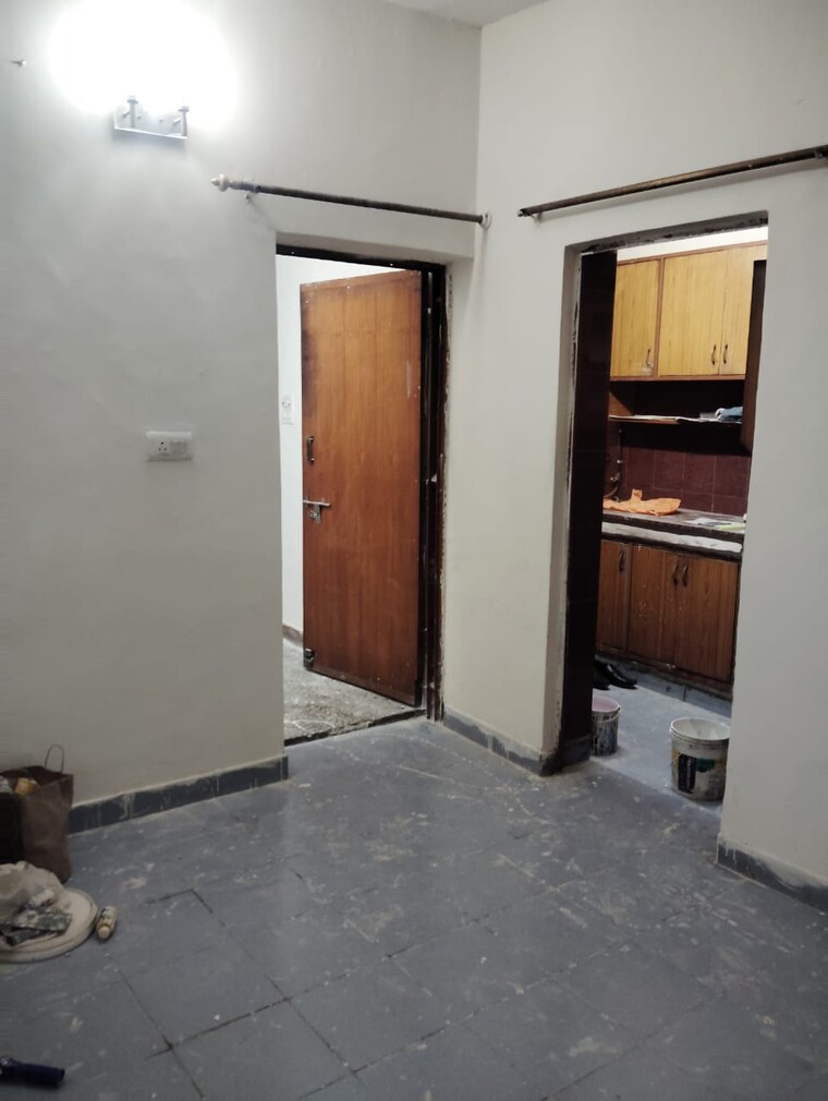 Room, rwa-flats-pocket-40 2 Bedroom 800 Sq.Ft. Apartment In Kalkaji Delhi 9374980