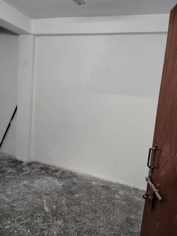 Room in 2 BHK Apartment at RWA Flats Pocket 40, Kalkaji – for Rent