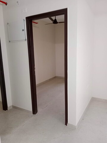 Room in 1 BHK Apartment at Kalpataru Immensa B, Kolshet Industrial Area – for Rent