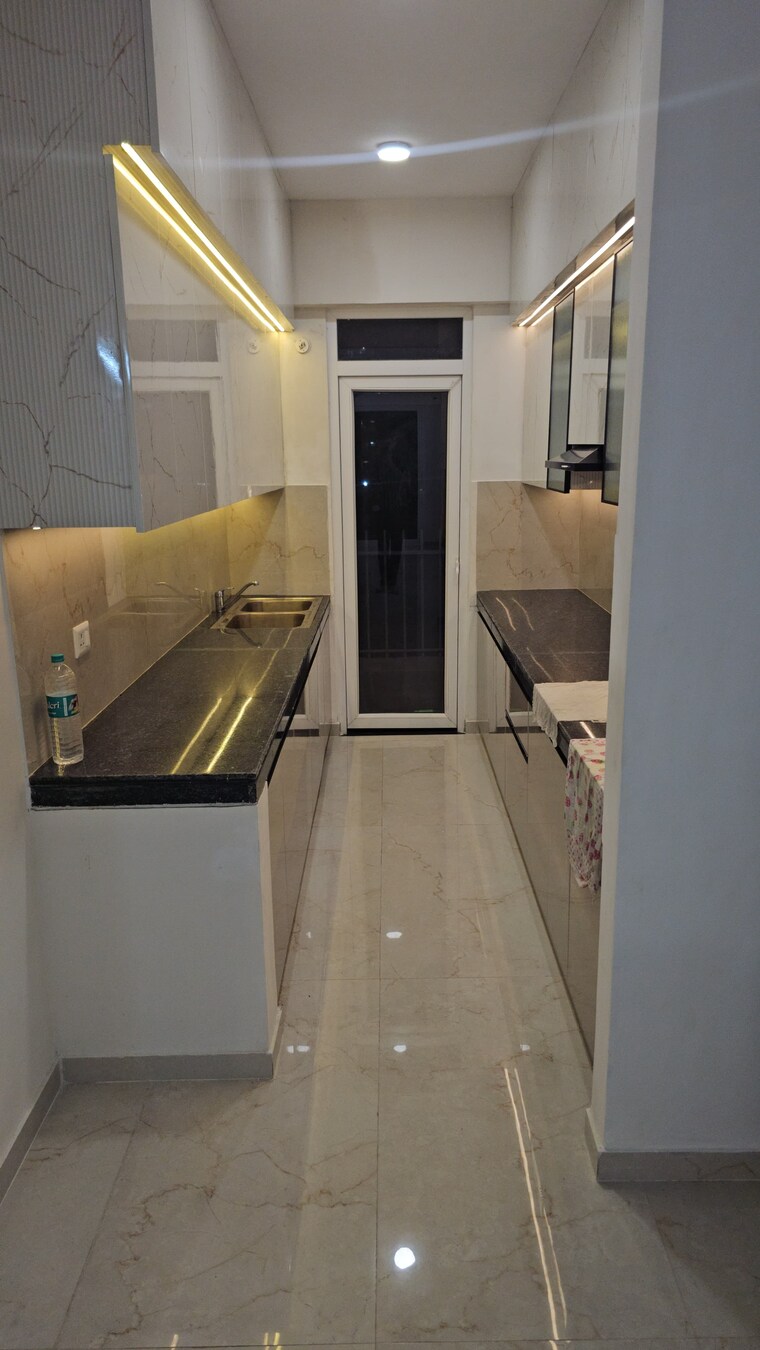 Kitchen, smart-world-gems 3.5 Bedroom 1423 Sq.Ft. Apartment In Sector 89 Gurgaon 9375021