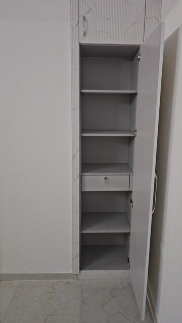 Furnished Amenities in 3.5 BHK Apartment at Smart World Gems, Sector 89 – for Rent