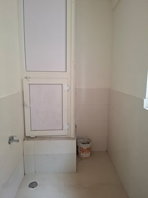 Room in 3 BHK Apartment at Aditya Empress Towers, Shaikpet – for Rent