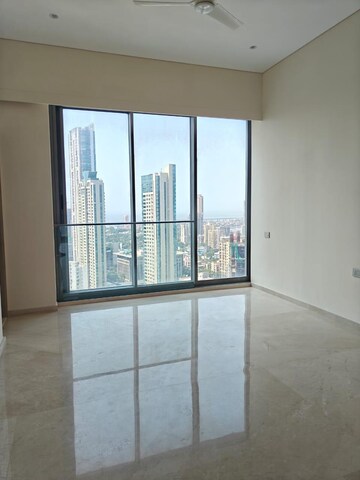 Room in 5 BHK Apartment at Rustomjee Crown, Prabhadevi – for Rent