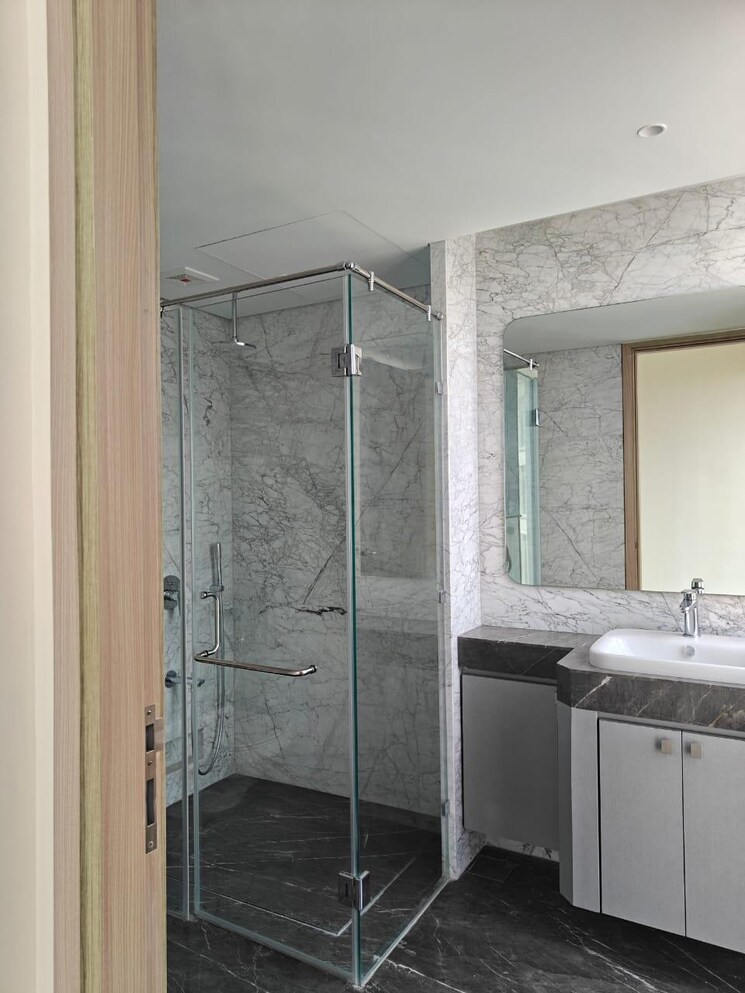 Bathroom, rustomjee-crown 5 Bedroom 3000 Sq.Ft. Apartment In Prabhadevi Mumbai 9374975
