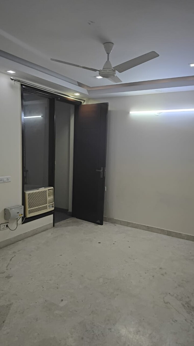 Room, chittaranjan park 3 Bedroom 1350 Sq.Ft. Builder Floor In Chittaranjan Park Delhi 9375043