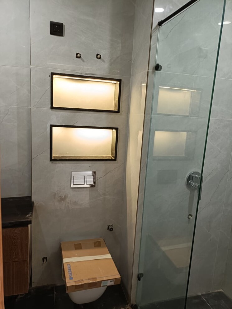 Bathroom, unitech-nirvana-country-plots 4 Bedroom 2210 Sq.Ft. Builder Floor In Sector 50 Gurgaon 9375067