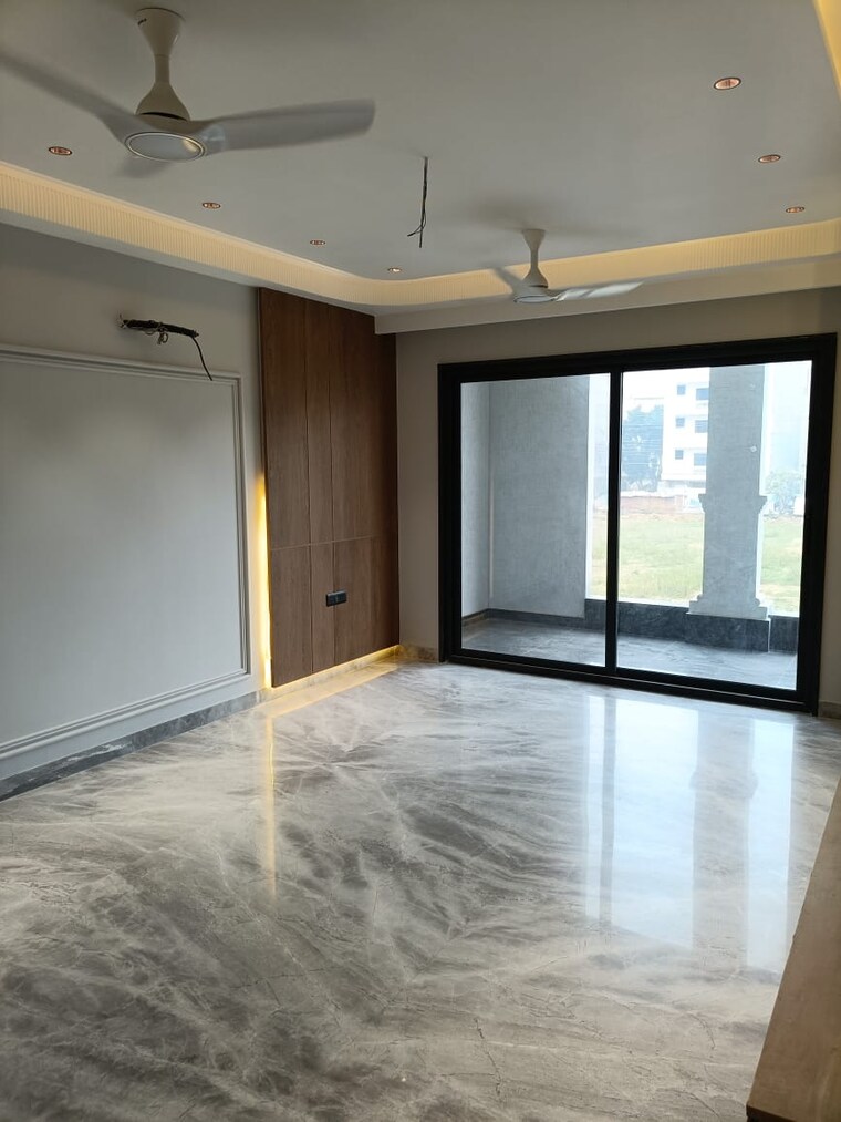 Room, unitech-nirvana-country-plots 4 Bedroom 2210 Sq.Ft. Builder Floor In Sector 50 Gurgaon 9375067