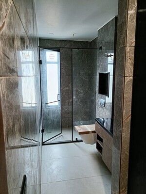 Building Lobby in 4 BHK Builder Floor at Unitech Nirvana Country Plots, Sector 50 – for Sale