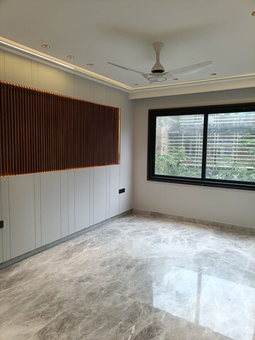 Room in 4 BHK Builder Floor at Unitech Nirvana Country Plots, Sector 50 – for Sale