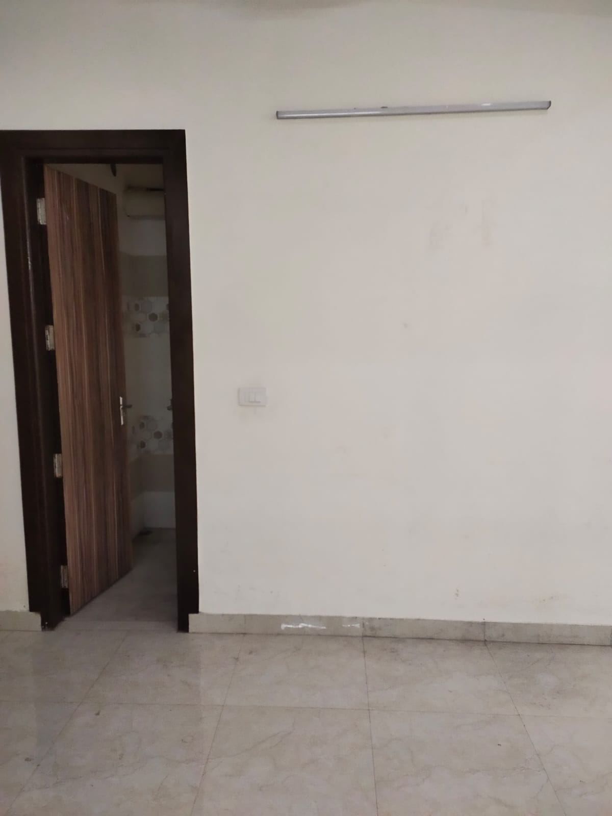 3 BHK 2500 Sq.Ft. Builder Floor in Unitech Singleton Floors South City