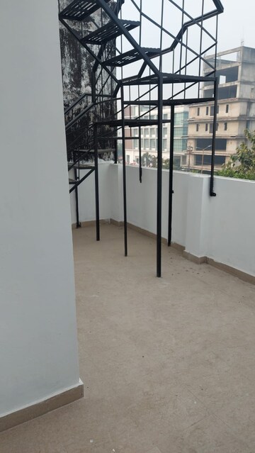 Room in 2 BHK Independent House at Gomti Nagar – for Rent