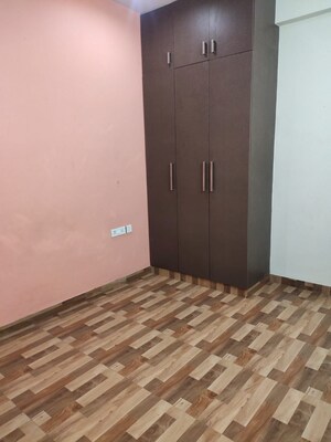Room in 3 BHK Builder Floor at Unitech Singleton Floors South City, Sector 50 – for Rent