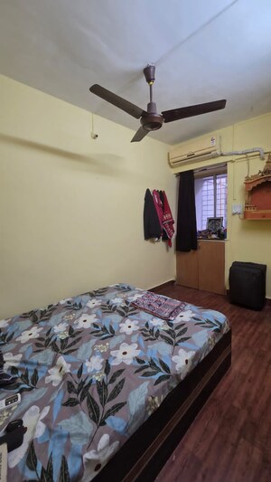 Bedroom in 1 BHK Apartment at Andheri West – for Rent