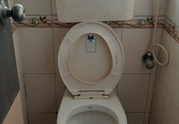 Bathroom in 1 BHK Apartment at Mantri Park, Goregaon East – for Rent