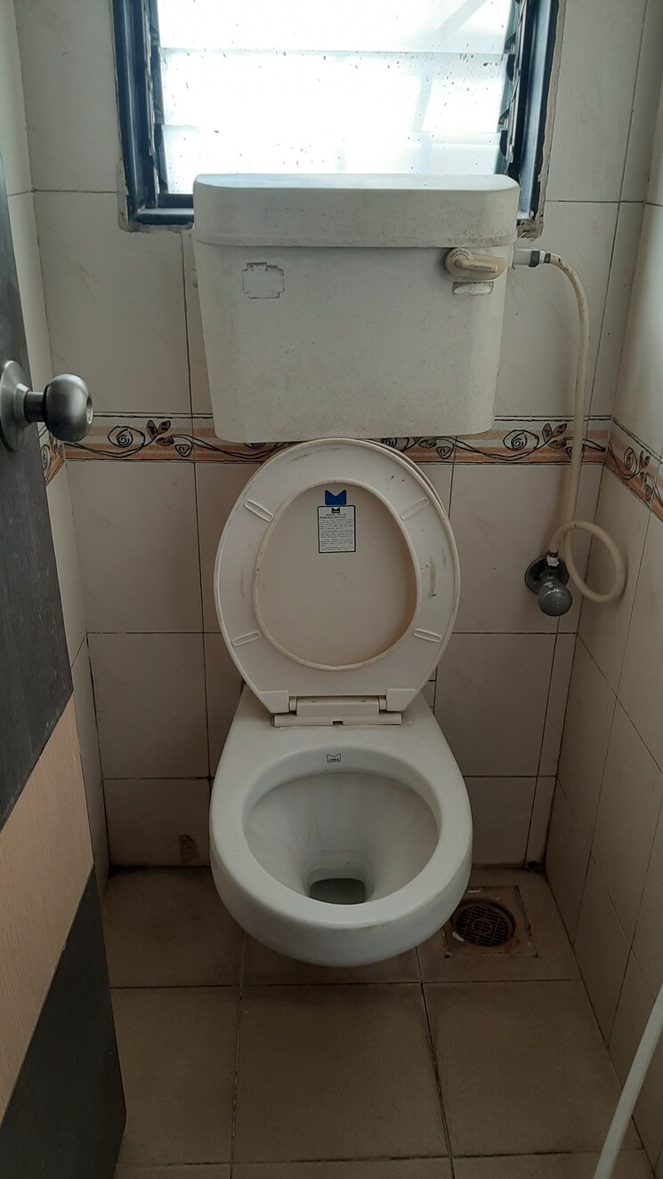 Bathroom, mantri-park 1 Bedroom 700 Sq.Ft. Apartment In Goregaon East Mumbai 9375090