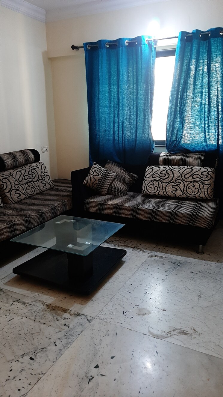  Parking, mantri-park 1 Bedroom 700 Sq.Ft. Apartment In Goregaon East Mumbai 9375090