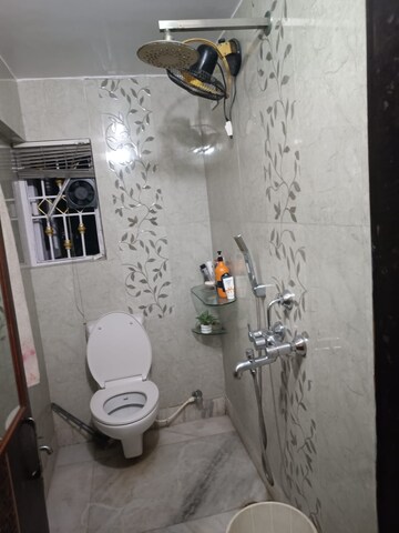 Bathroom in 2 BHK Apartment at Kundan Plaza, Chinar Park – for Sale
