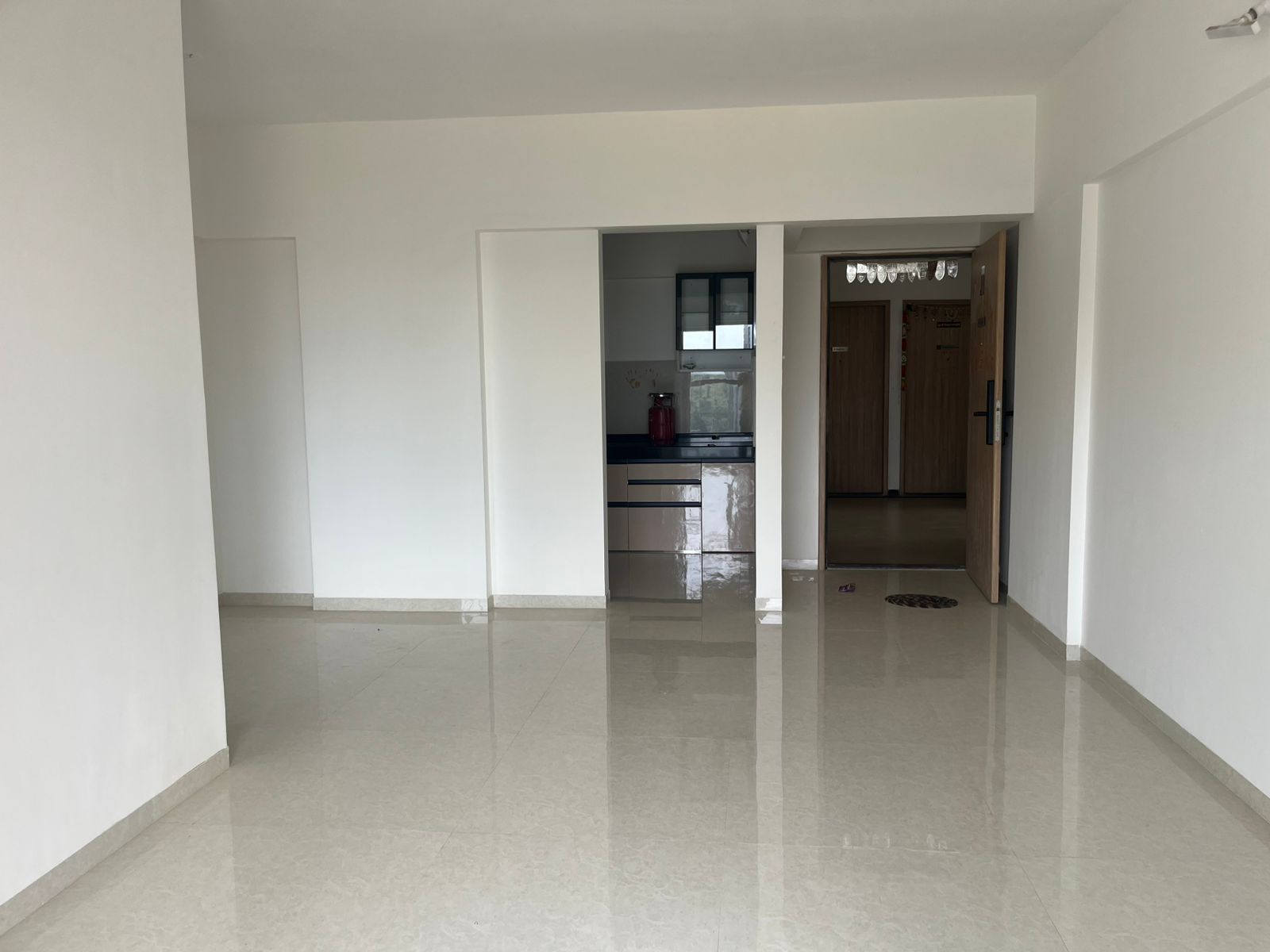 2 BHK Apartment For Rent in Kohinoor Viva City