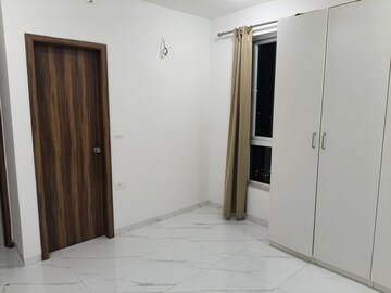 Room in 3 BHK Apartment at Nahar F Residences, Balewadi – for Rent