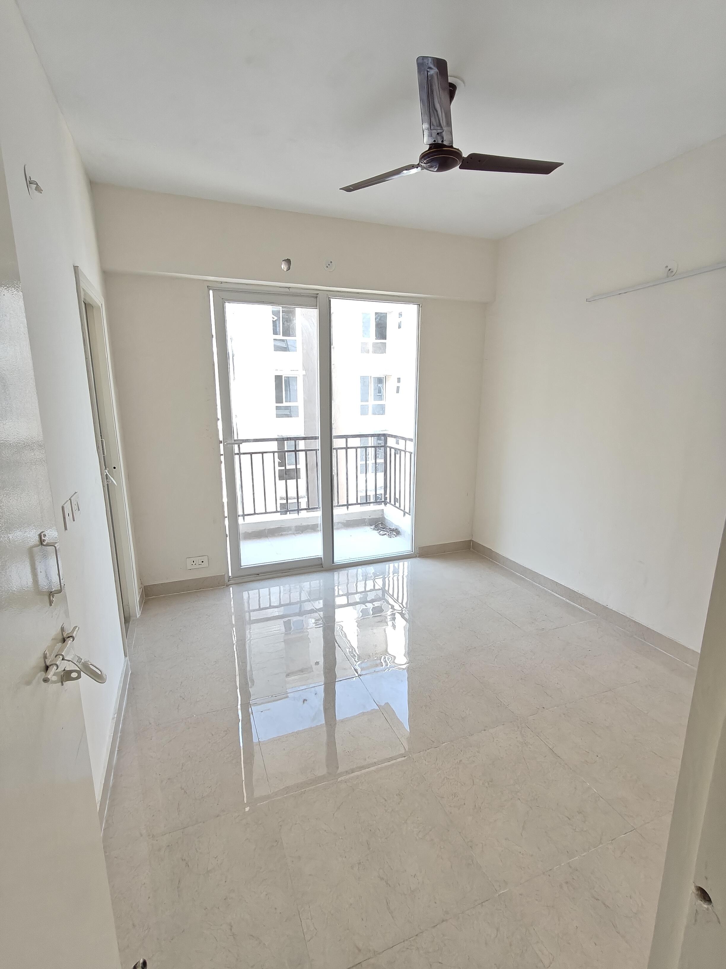 2 BHK Apartment For Rent in Signature The Millennia 3