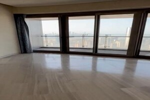 Room in 4 BHK Apartment at Lodha World Crest, Worli – for Rent