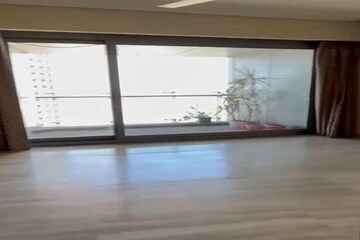 Room in 4 BHK Apartment at Lodha World Crest, Worli – for Rent