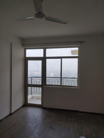 Room in 3.5 BHK Apartment at Paarth Aadyant, Gomti Nagar – for Rent