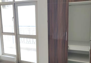 Room in 3.5 BHK Apartment at Paarth Aadyant, Gomti Nagar – for Rent