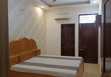 Bedroom in 3 BHK Builder Floor at VIP Ashiana Homes, Vip Road – for Rent