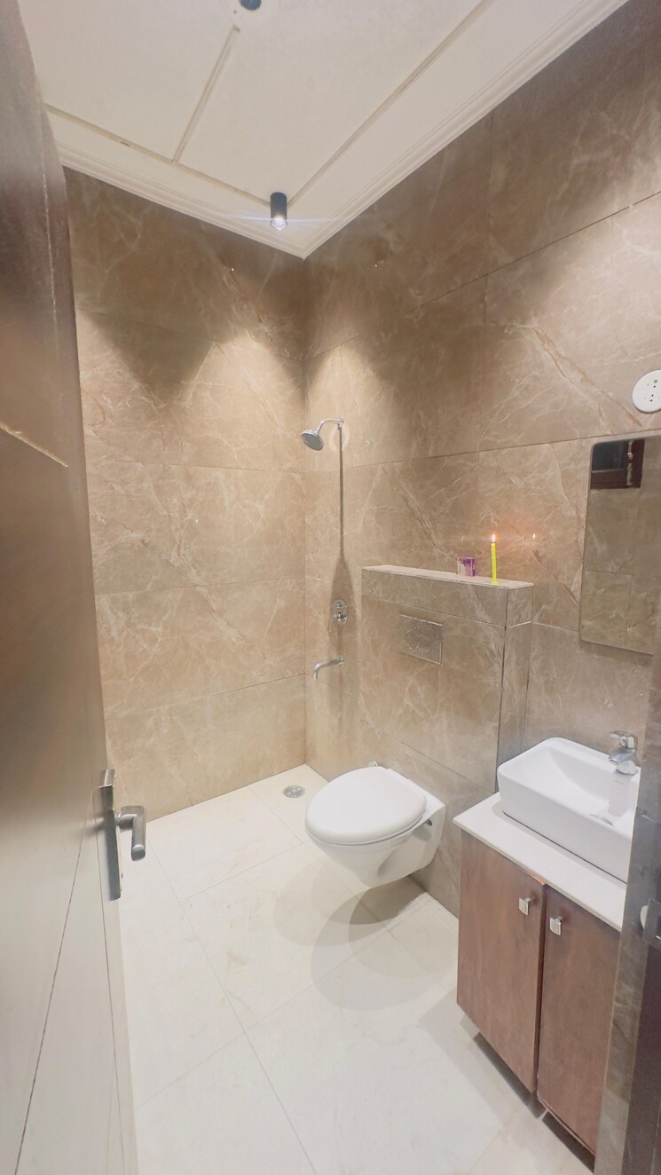 Bathroom, sunshine-enclave 3 Bedroom 1530 Sq.Ft. Builder Floor In Vip Road Zirakpur 9375163