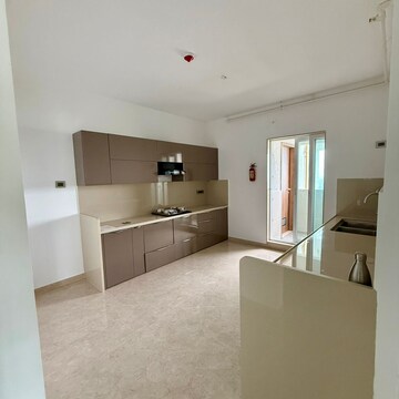 Room in 5 BHK Apartment at Pride Atlantic, Madhav Nagar – for Sale