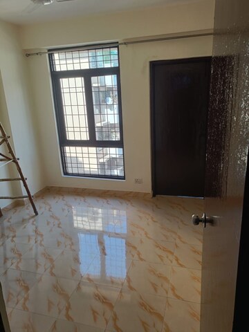 Room in 2 BHK Apartment at Apex Our Homes, Sector 37c – for Sale