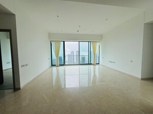 Room in 4 BHK Apartment at Rustomjee Crown, Prabhadevi – for Rent