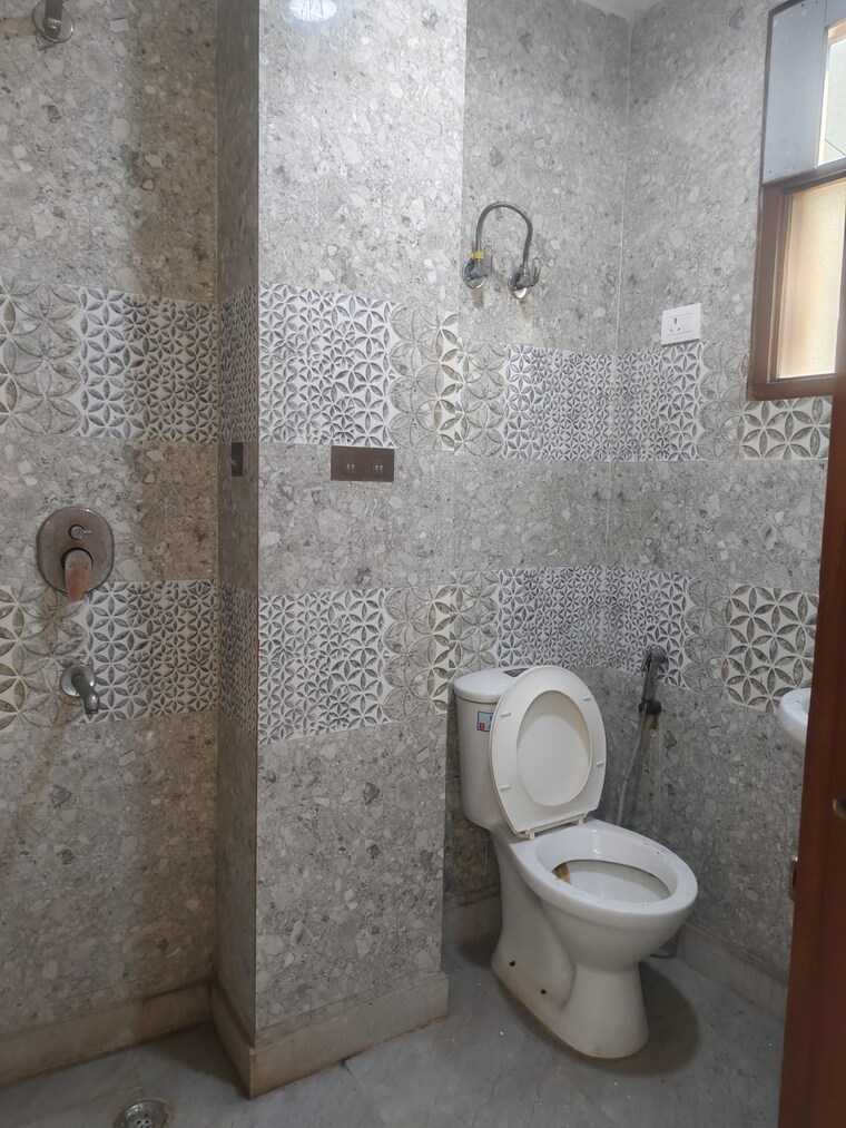 Bathroom, panchsheel vihar 2 Bedroom 750 Sq.Ft. Builder Floor In Panchsheel Vihar Delhi 9375193