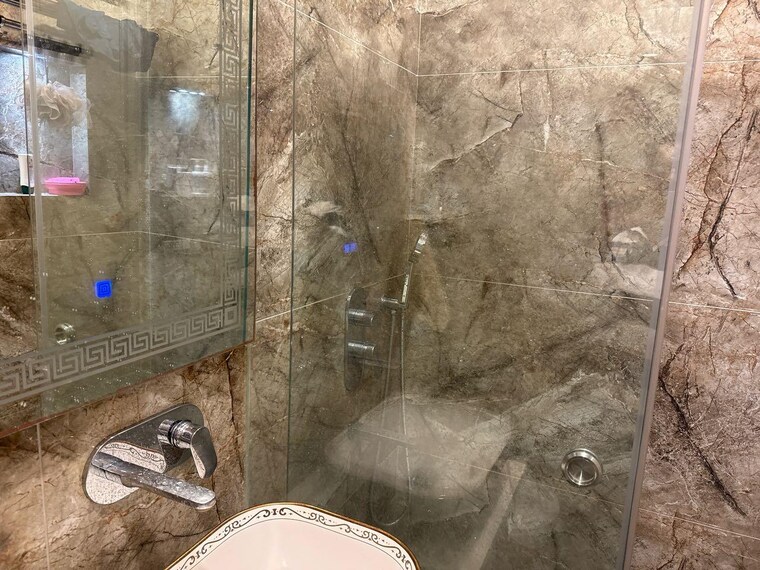 Bathroom, dlf-the-belaire 4 Bedroom 4089 Sq.Ft. Apartment In Sector 54 Gurgaon 9375190