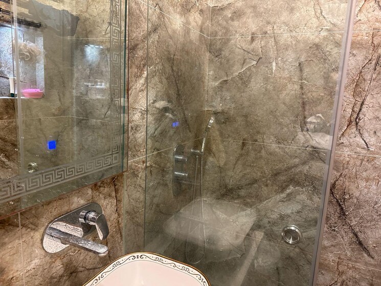 Bathroom, dlf-the-belaire 4 Bedroom 3430 Sq.Ft. Apartment In Sector 54 Gurgaon 9375200