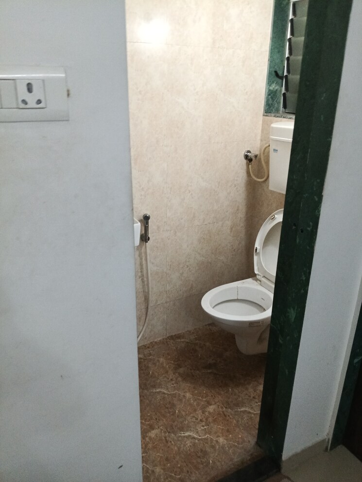 Bathroom, bhandup west 1 Bedroom 350 Sq.Ft. Apartment In Bhandup West Mumbai 9375204