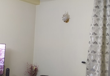 Furnished Amenities in 2 BHK Builder Floor at Malviya Nagar – for Sale