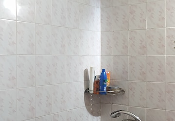 Furnished Amenities in 2 BHK Builder Floor at Malviya Nagar – for Sale