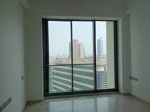 Room in 4 BHK Apartment at Rustomjee Crown, Prabhadevi – for Rent