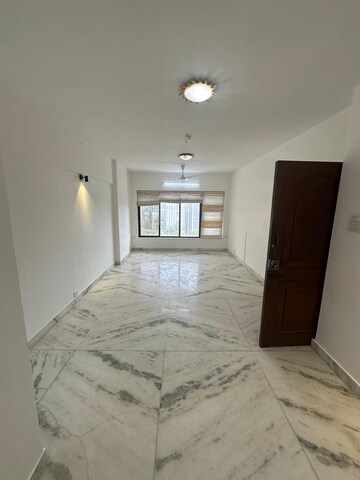 3 BHK Apartment For Rent in Express Apartment, Yari Road