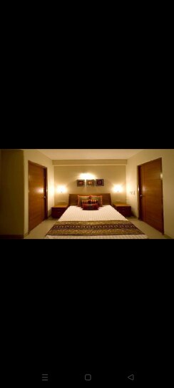 6 BHK Villa For Sale in RWA Apartments Sector 41