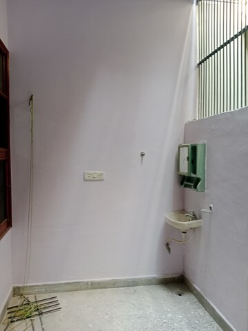 Room in 2 BHK Independent House at Sector 18 – for Rent