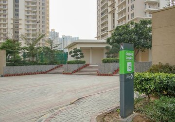 Swimming Pool in 2.5 BHK Apartment at Alphacorp Gurgaon One 84, Sector 84 – for Rent