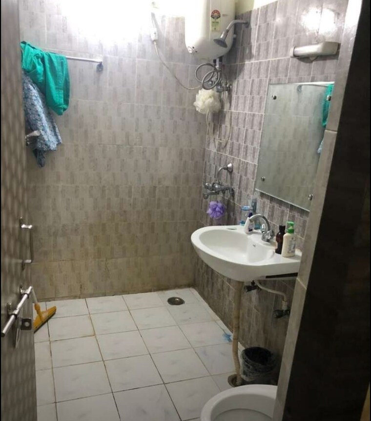 Bathroom, rohini-apartment 2 Bedroom 1100 Sq.Ft. Apartment In Gomti Nagar Lucknow 9375303
