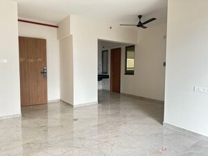 Room in 2 BHK Apartment at Majestique Towers, Kharadi – for Rent