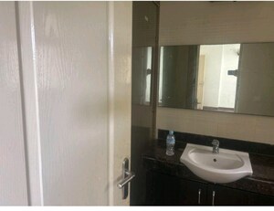 Bathroom in 3 BHK Apartment at Parsvnath Green Ville, Sector 48 – for Sale