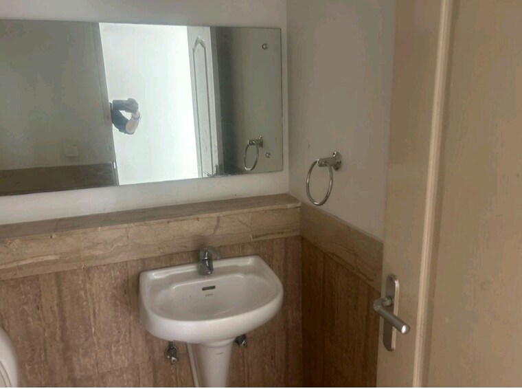 Bathroom, parsvnath-green-ville 3 Bedroom 1895 Sq.Ft. Apartment In Sector 48 Gurgaon 9375305