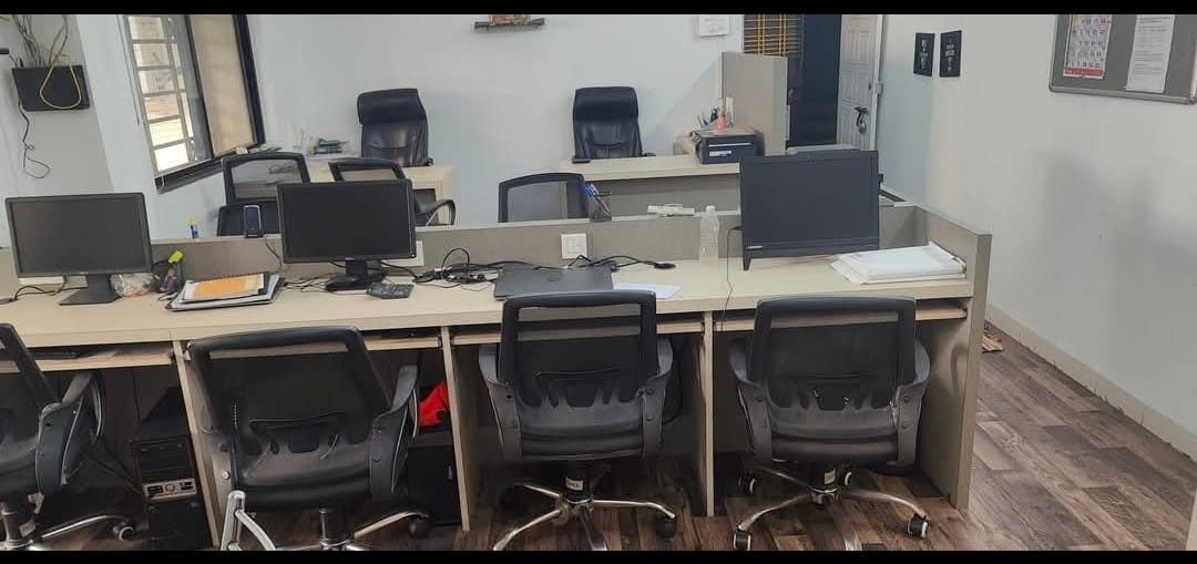Office Space For Rent in Mangal Murti Complex